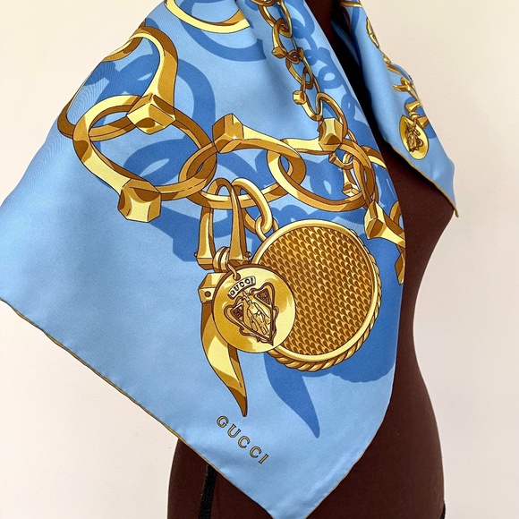 New Gucci Scarf Logo Chains Blue Gold Silk Wrap - Picture 6 of 11